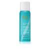 Spray texturizante en seco que aporta volumen, cuerpo y fijación flexible con acabado natural.